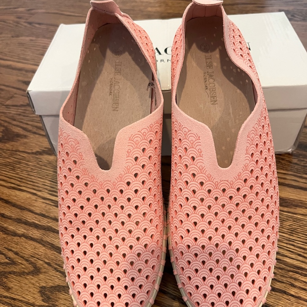 Isle Jacobson size 39 brand new in box shoes. Never worn.